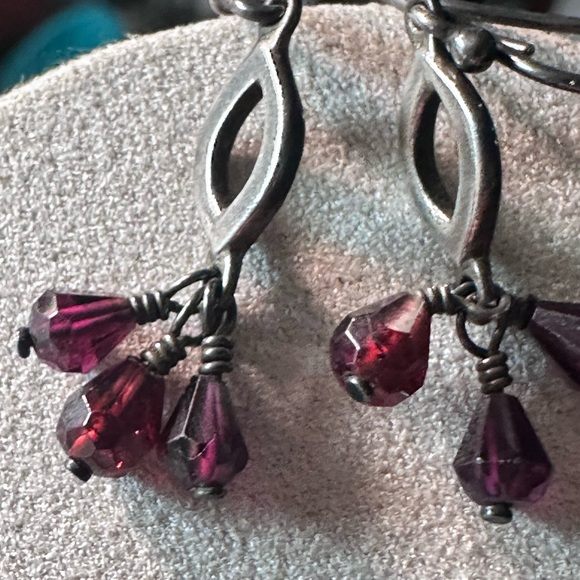 Silpada 925 marked Sterling Silver and Genuine Garnet Dangle Earrings - Picture 3 of 6